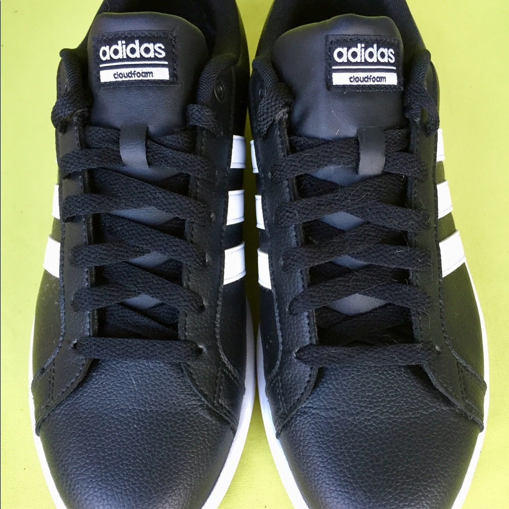 Adidas Women’s Advantage Sneaker-Size 10